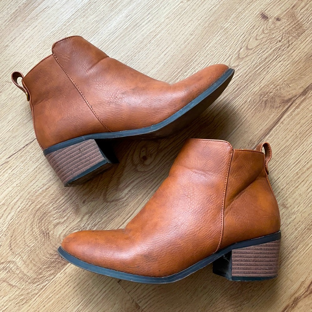 Fall brown side zippered Ankle boots with block heel size 7